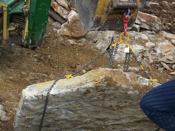 belle pierres pour la création d un mur de clôture sur le var prés du beausset